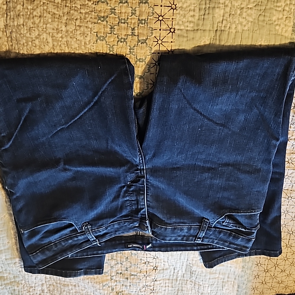 Lee's classic fit jeans